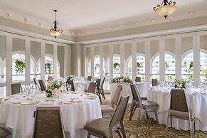Moana Surfrider, A Westin Resort & Spa, Waikiki Beach