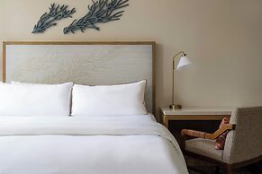 Moana Surfrider, A Westin Resort & Spa, Waikiki Beach
