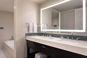 Moana Surfrider, A Westin Resort & Spa, Waikiki Beach