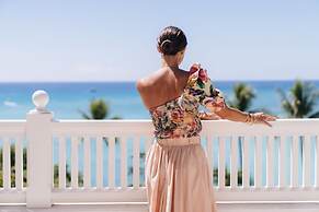 Moana Surfrider, A Westin Resort & Spa, Waikiki Beach