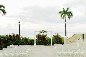 Moana Surfrider, A Westin Resort & Spa, Waikiki Beach