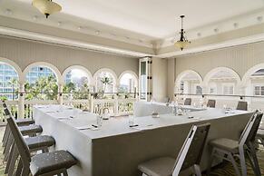 Moana Surfrider, A Westin Resort & Spa, Waikiki Beach