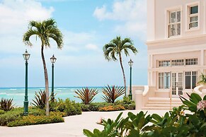 Moana Surfrider, A Westin Resort & Spa, Waikiki Beach