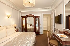 Hotel Regina Louvre