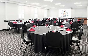 DoubleTree by Hilton Ottawa Downtown