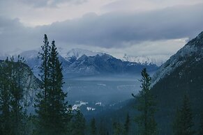 Rimrock Banff, Emblems Collection