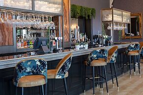Oulton Hall Hotel, Spa & Golf Resort