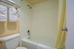 Super 8 by Wyndham Meadowlands