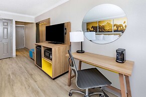 Days Inn by Wyndham Del Rio