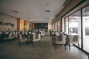 Hilton Luxor Resort & Spa