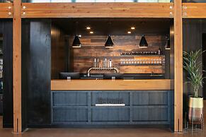 Waypoint Hotel