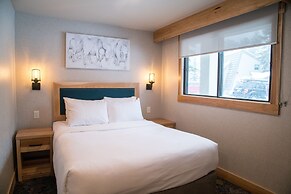 Tunnel Mountain Resort
