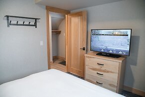 Tunnel Mountain Resort