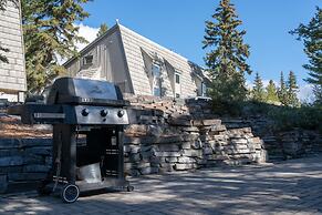 Tunnel Mountain Resort