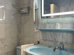 Hotel Busby