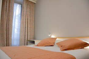 Hotel Busby