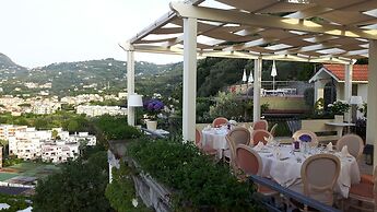 Cristina Hotel