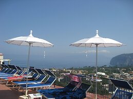 Cristina Hotel