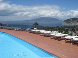 Cristina Hotel