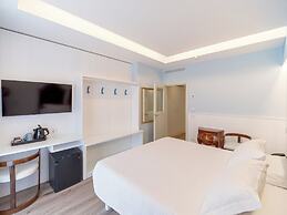 Cristina Hotel