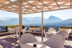 Cristina Hotel