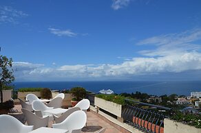 Cristina Hotel