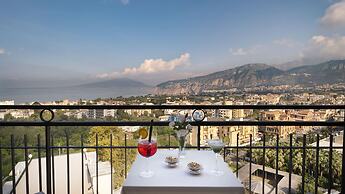 Cristina Hotel