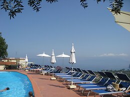 Cristina Hotel