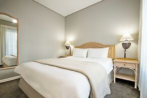Dolphin Beach Hotel