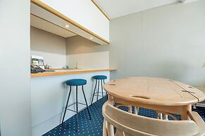 Dolphin Beach Hotel
