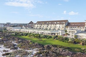 Dolphin Beach Hotel