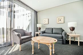 Dolphin Beach Hotel