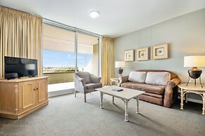 Dolphin Beach Hotel