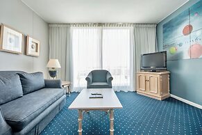 Dolphin Beach Hotel