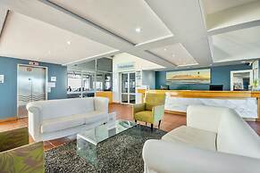Dolphin Beach Hotel