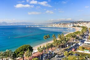 Carlton Cannes, a Regent Hotel