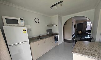 Aztec Motel