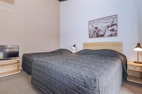 Aztec Motel