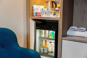 Holiday Inn Reading South M4 Jct11 by IHG