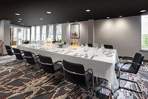 Holiday Inn Reading South M4 Jct11 by IHG