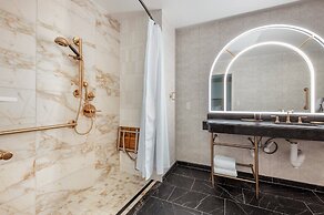 Omni Severin Hotel