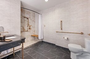 Omni Severin Hotel