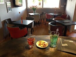 Brit Hotel Les Evens