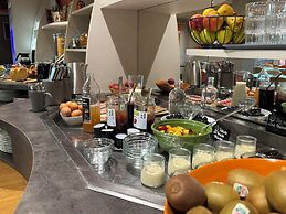 Brit Hotel Les Evens