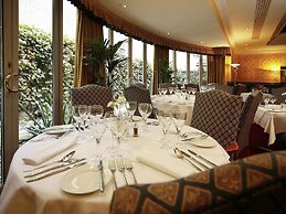 Mercure York Fairfield Manor Hotel