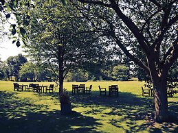 Mercure York Fairfield Manor Hotel