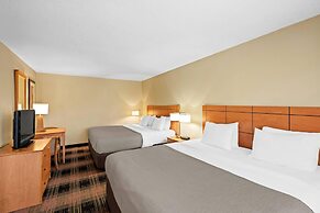 Quality Inn & Suites Des Moines Airport