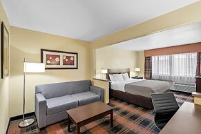Quality Inn & Suites Des Moines Airport