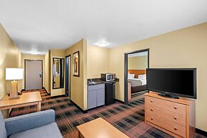 Quality Inn & Suites Des Moines Airport