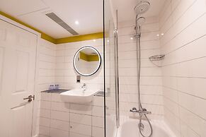 Byron Hotel London